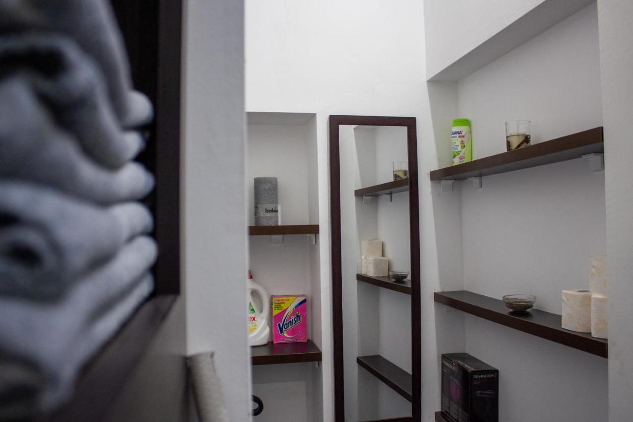 Yox Apartment 1 Oradea Bagian luar foto