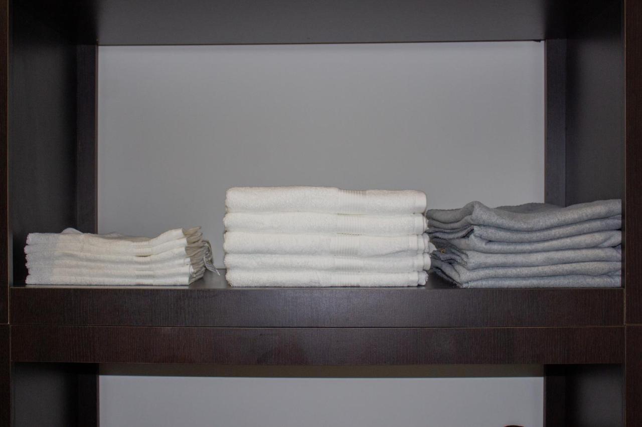 Yox Apartment 1 Oradea Bagian luar foto
