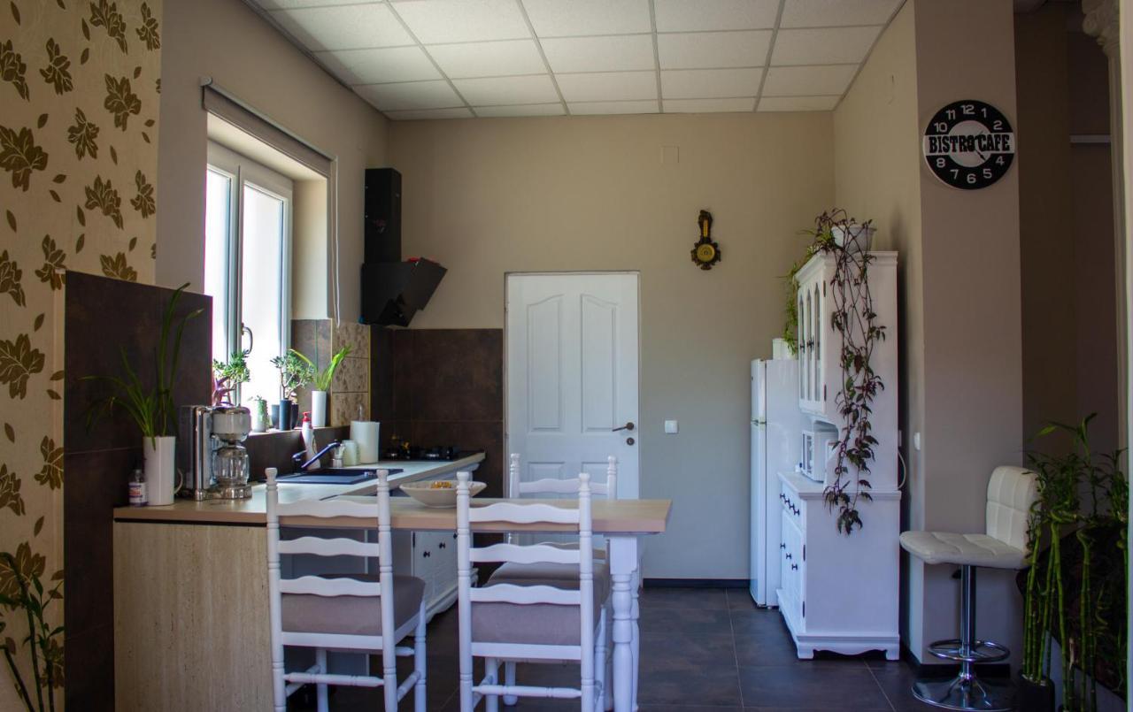Yox Apartment 1 Oradea Bagian luar foto